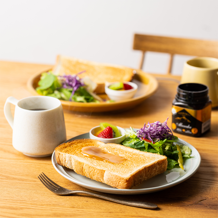 マヌカハニー UMF20+ 500g – マヌカハニーの通販専門店 BeeMe マヌカハニー UMF20+ 500g – マヌカハニーの通販専門店 BeeMe